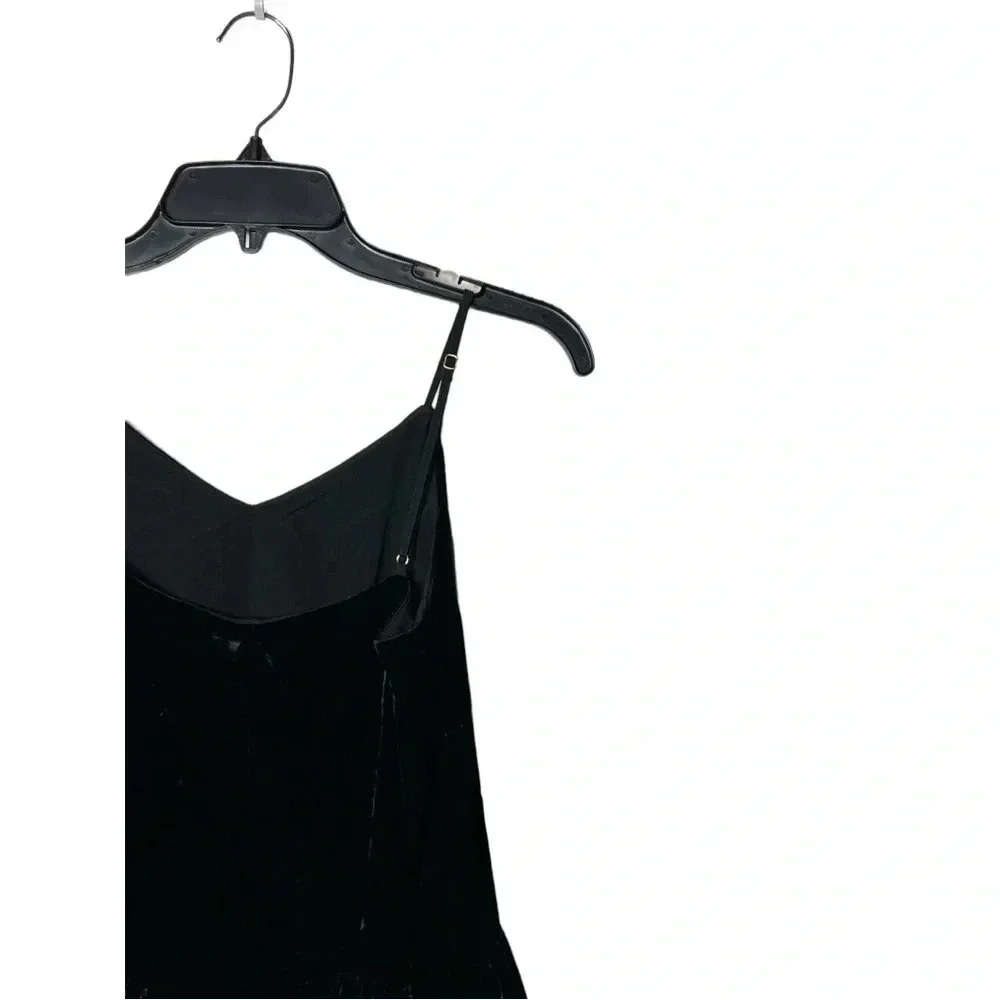 1753. J.CREW SPAGHETTI STRAPS VELVET PEPLUM TOP SIZE 2‎ BLACK IN COLOR V NECK